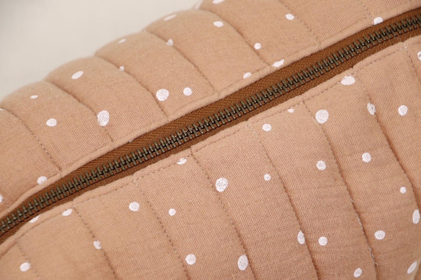 Toilettas Roest met stippen (donkere rits)